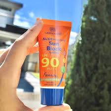 PROTECTOR SOLAR CON BASE PREMIUM